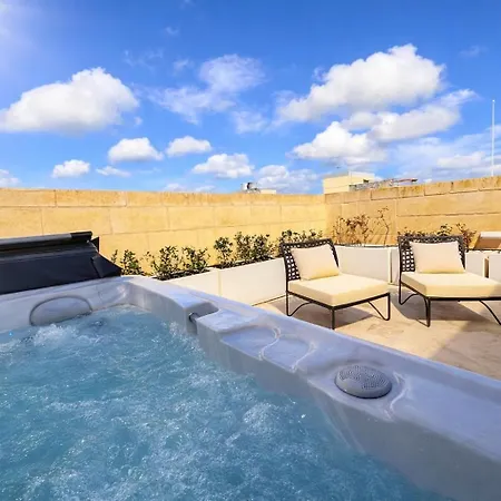 Valletta Vibes Floor With Jacuzzi